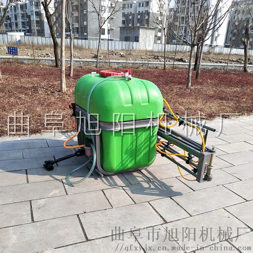 四輪拖拉機后懸掛式打藥機在果樹大棚中的應用與優勢