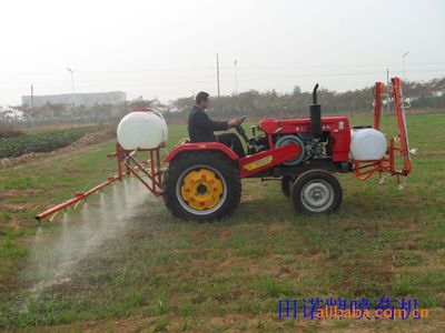 田諾牌懸掛式噴藥機(jī) 高效精準(zhǔn)的農(nóng)田植保利器
